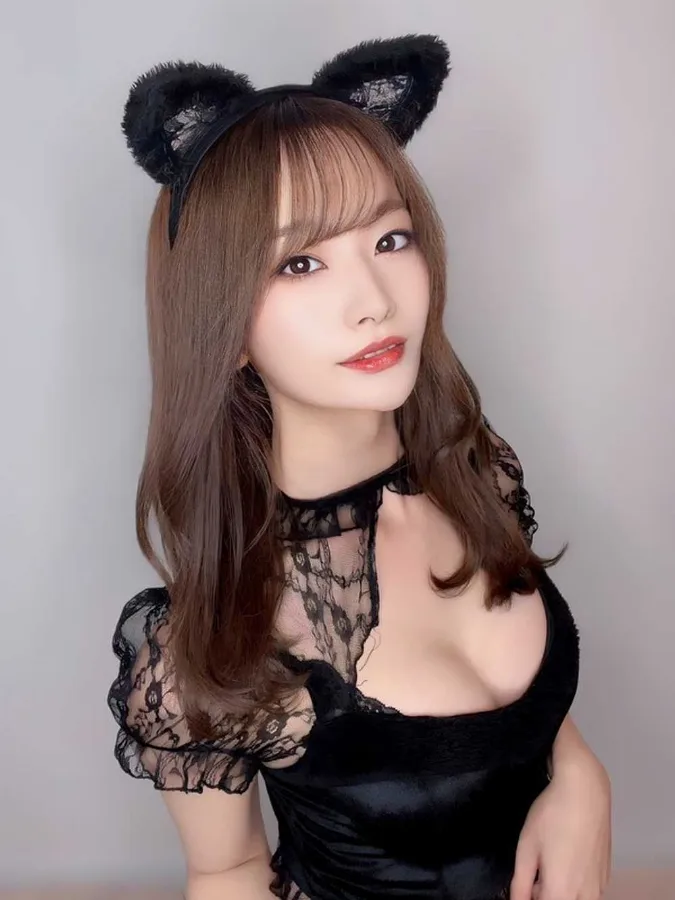 都築ひとみ