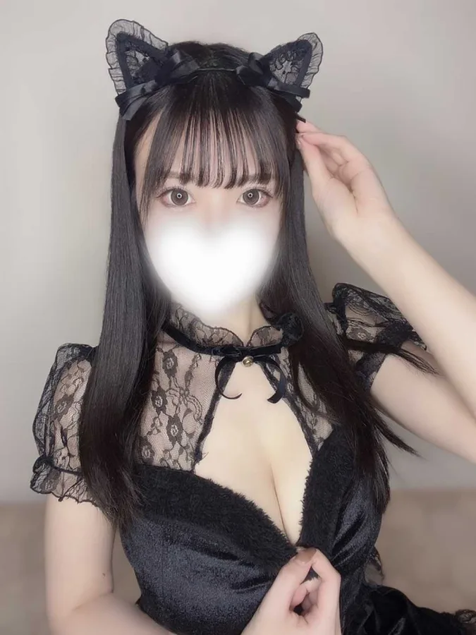 桃叶まりな