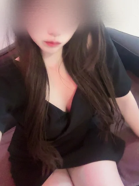 愛川 まりな