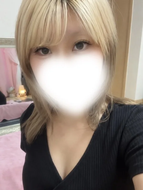 茜