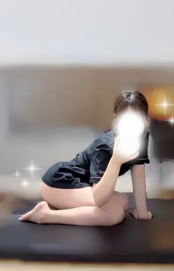 茜