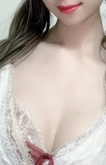 結羽うらら(25)