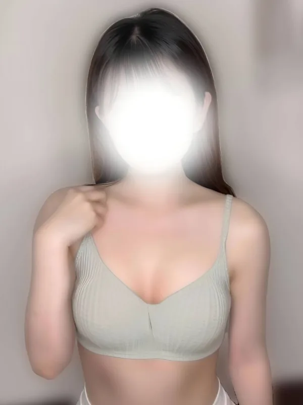 逢坂りりか