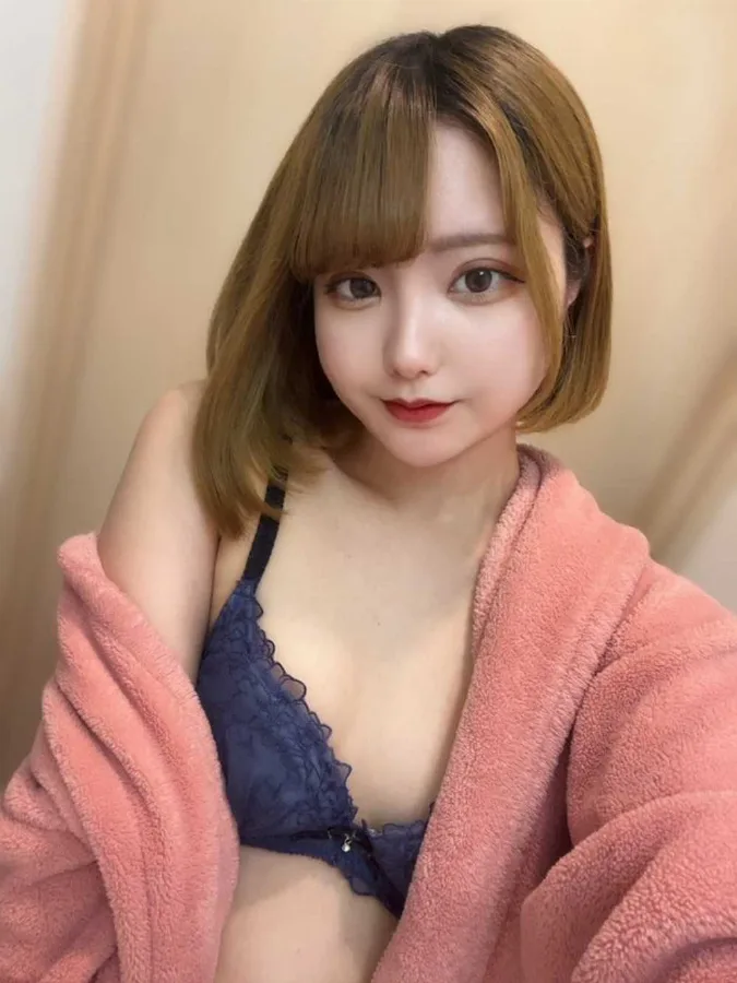 愛沢ありさ