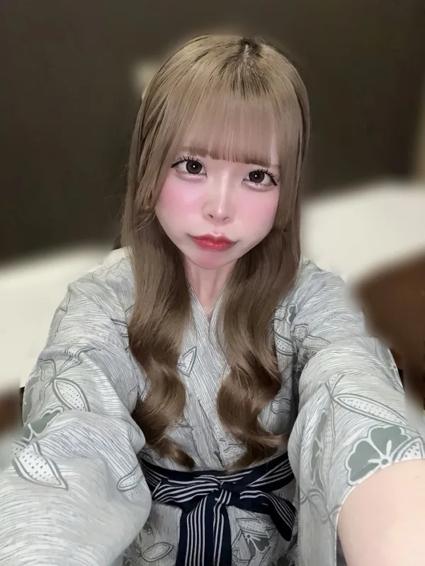 白咲えな