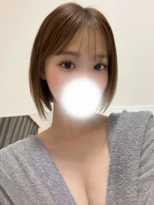 卯月みみ