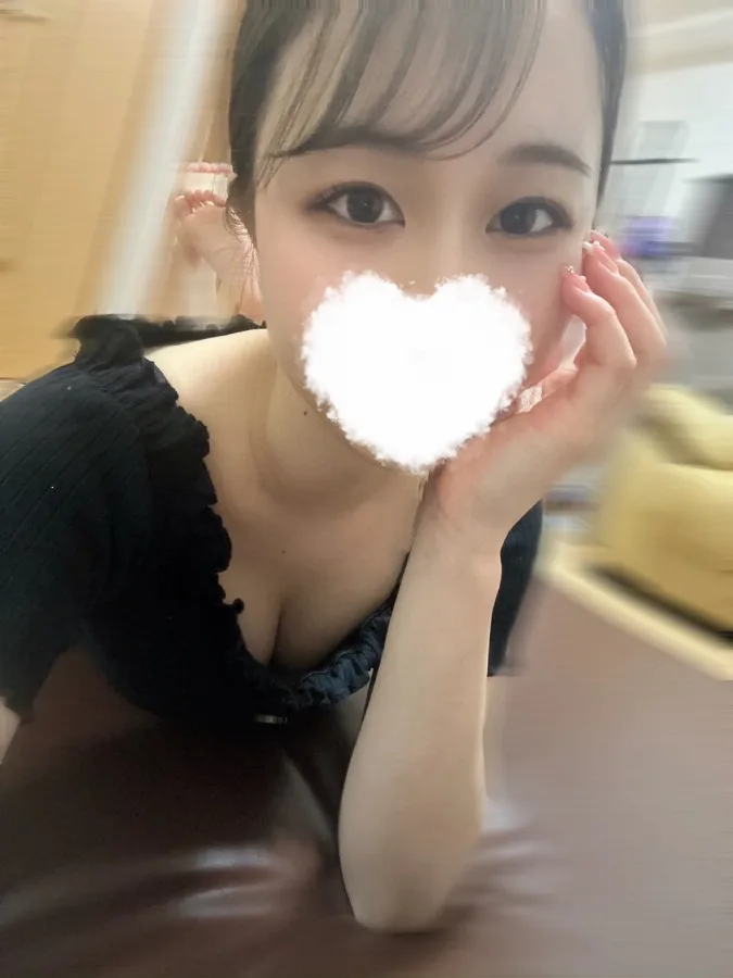 Therapist. 生牡蠣ゆいな（23 歳 ）