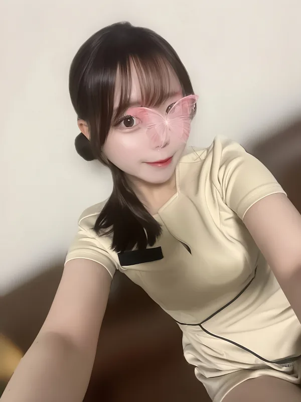 安達ゆな