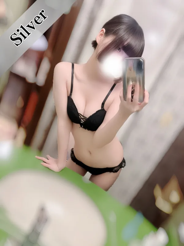 伊織たまき