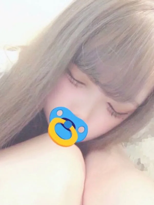 上村ひなの
