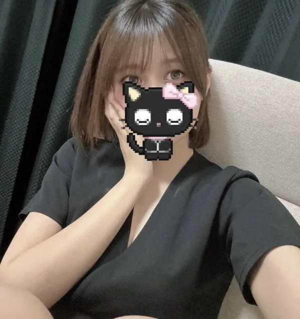 成瀬なこ