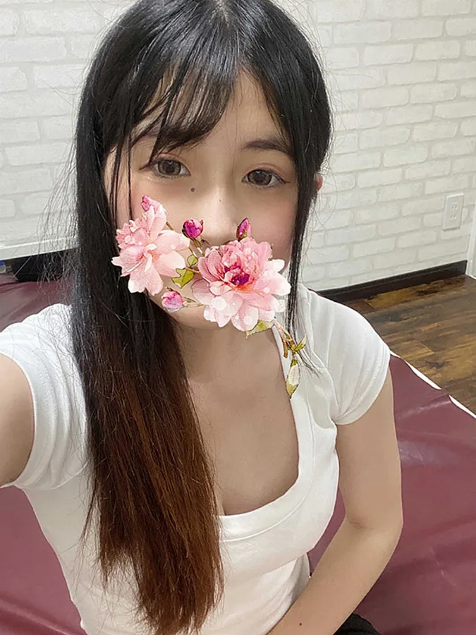 成宮ゆあ
