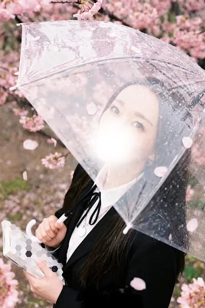 二葉ありさ