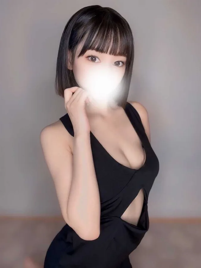 絢音ひなな