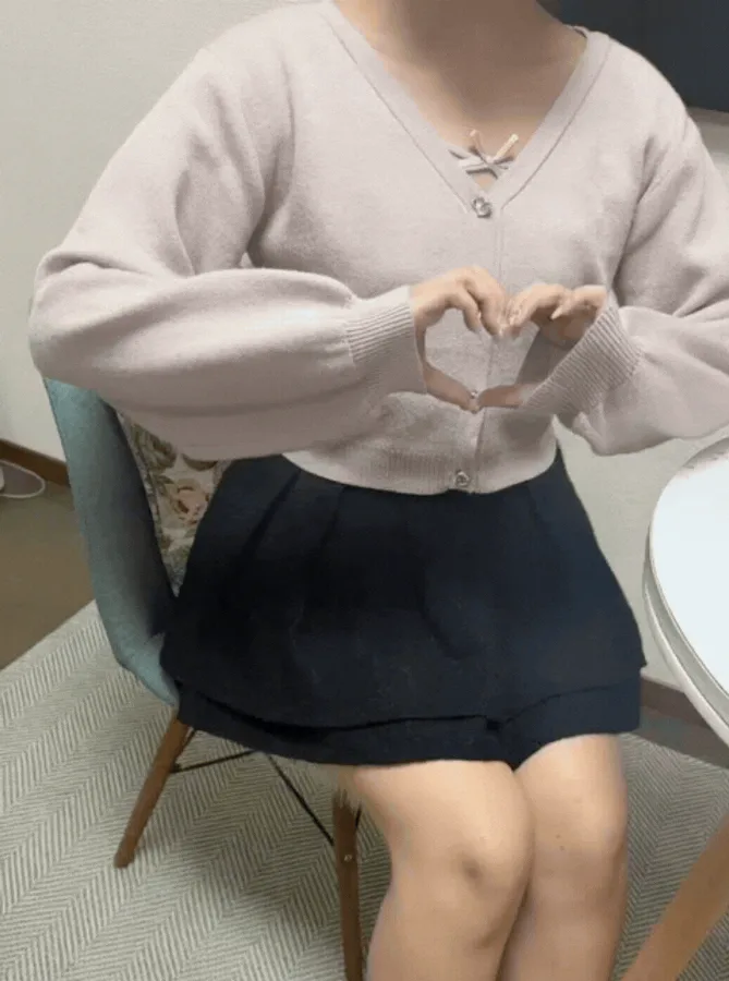 Shinozaki Momoka（シノザキ モモカ）