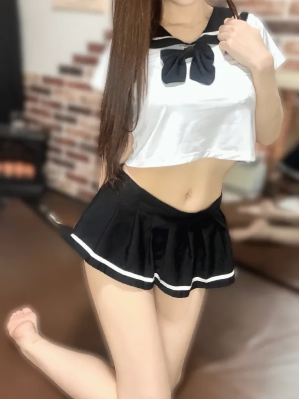 桃乃木ひなの