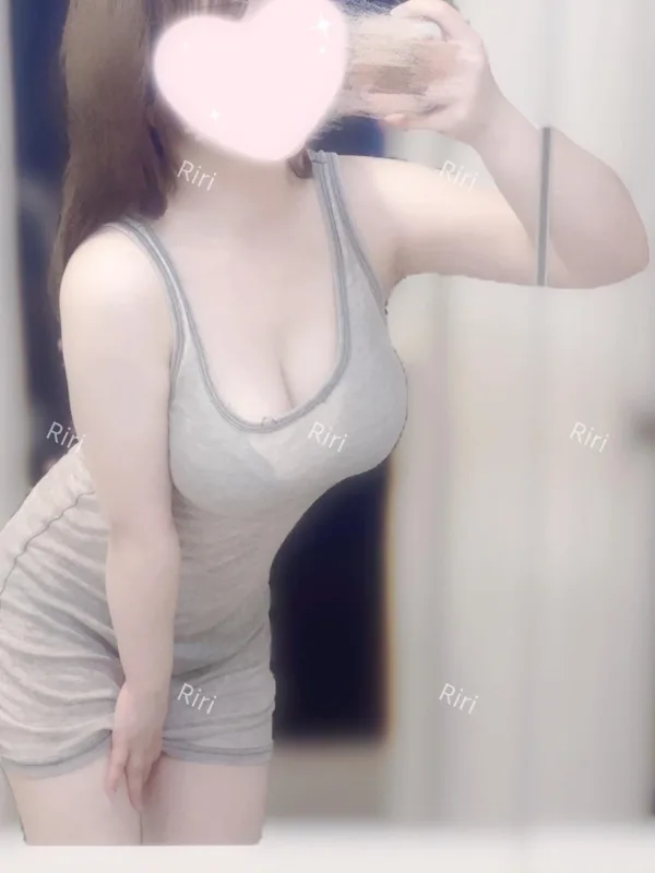 足立 りり