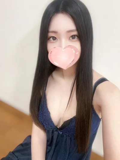 そあ【理想の神シルエット♡至高の白肌】