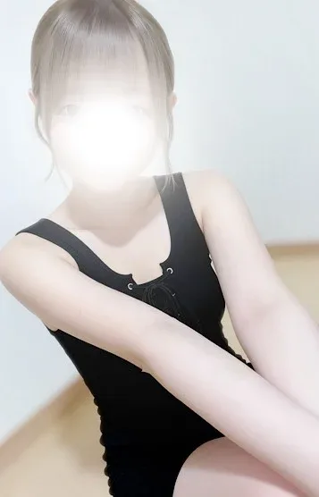 板倉 ひな(24)