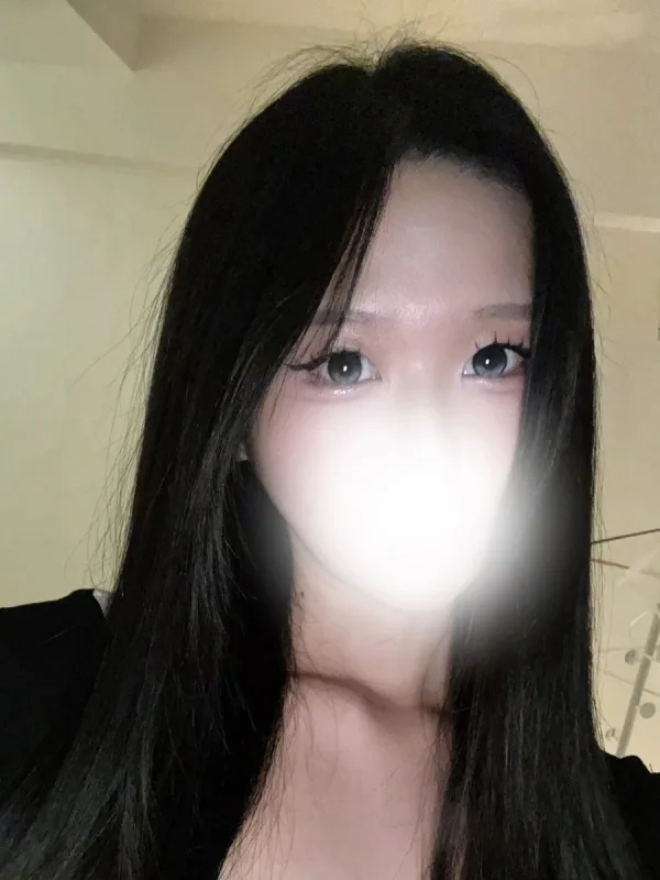 綾崎れい