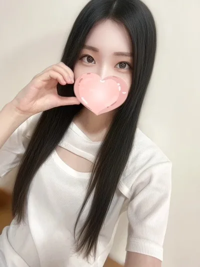 そあ【理想の神シルエット♡至高の白肌】