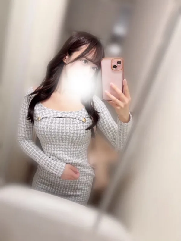 成島みみ