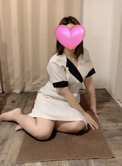 ★【美人若奥様】はつねさん