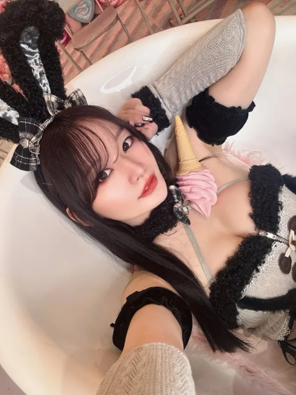 都築ひとみ