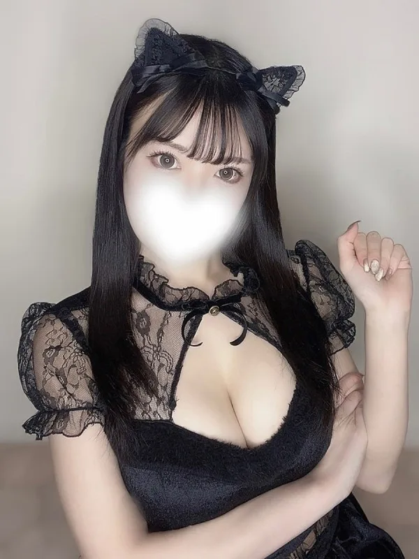 桃叶まりな