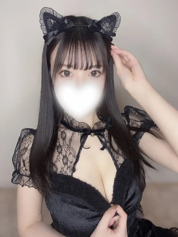 桃叶まりな