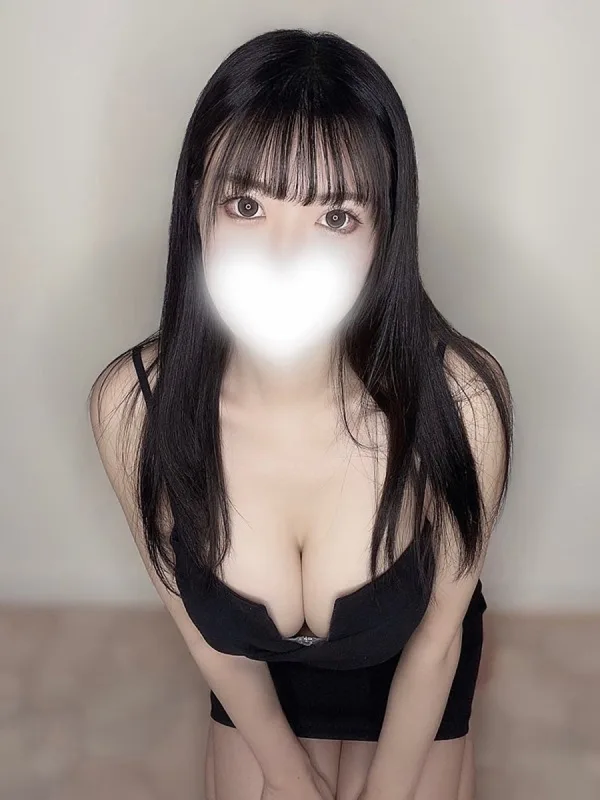 桃叶まりな