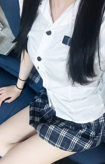 ミサト細身でFカップ(22)