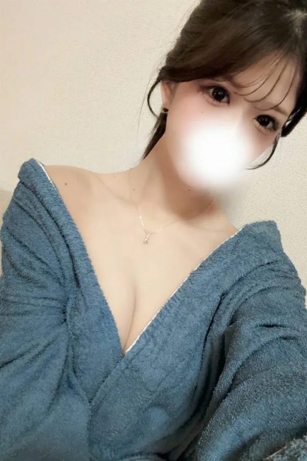 秋月なな