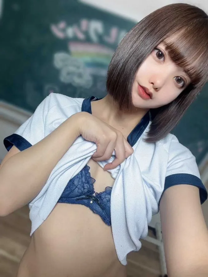 愛沢ありさ