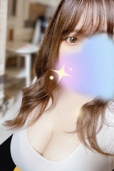 葉月かなで