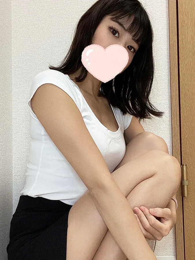 月野こひな