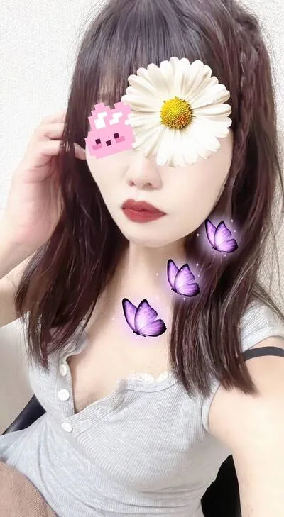 小室ゆりあ